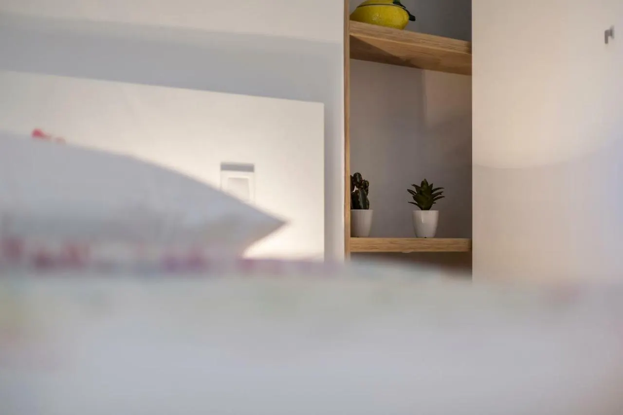 Maggy & Anna Apartment Split